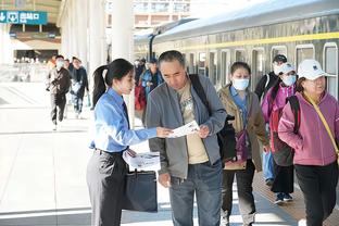 光头震怒？内雷斯：滕哈赫抱怨我的发型我说管好你自己的头发，结果我被按在替补席两场